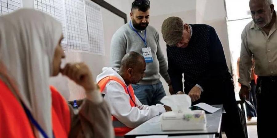 بداية جديدة.. الفلسطينيون يقترعون في أول اختبار انتخابي بعد الحرب