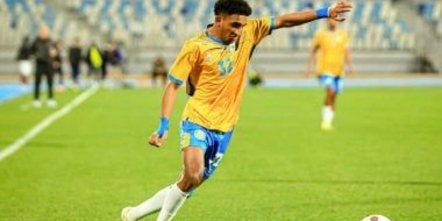 جهاز الإسماعيلى يطمئن على محمد خطاري بعد واقعة إرتجاج المخ