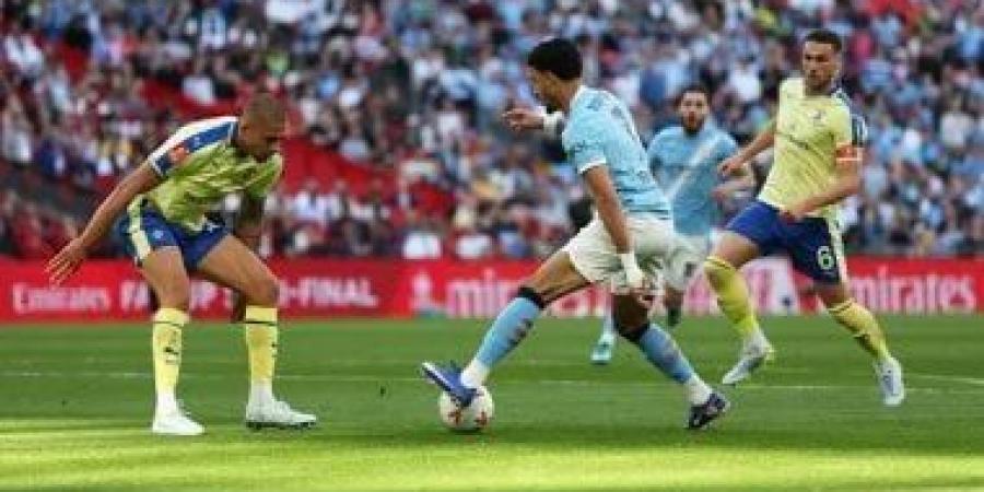 عمر مرموش يغادر مباراة مان سيتي ضد ساوثهامبتون والسيتزنز يتأخر 1-0