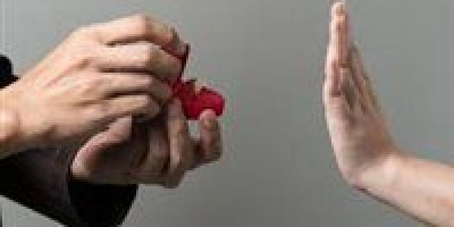 حدود نفسية لا غنى عنها.. كيف تحمي نفسك من استنزاف العلاقات السامة؟