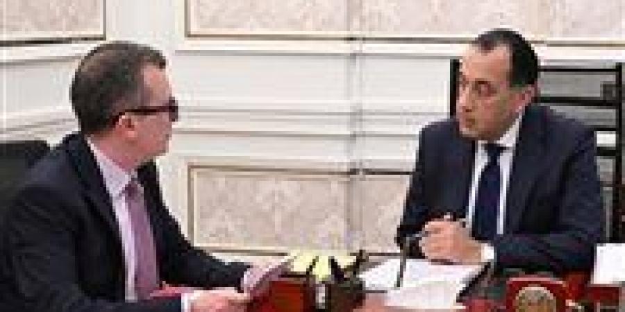 رئيس الوزراء يستعرض مع وزير التخطيط تطورات الاقتصاد العالمي