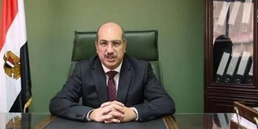 رئيس برلمانية الشعب الجمهوري بـ"الشيوخ" يطالب بوقف الإعلانات والتطبيقات المخالفة