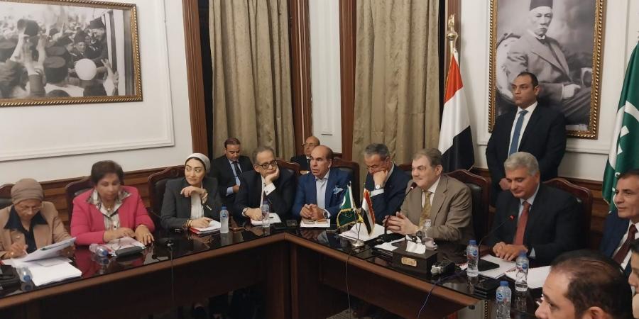 بيت الخبرة الوفدى والهيئتان البرلمانيتان بمجلسى النواب والشيوخ تقدم روشتة لعلاج أزمات القضايا الأسرية