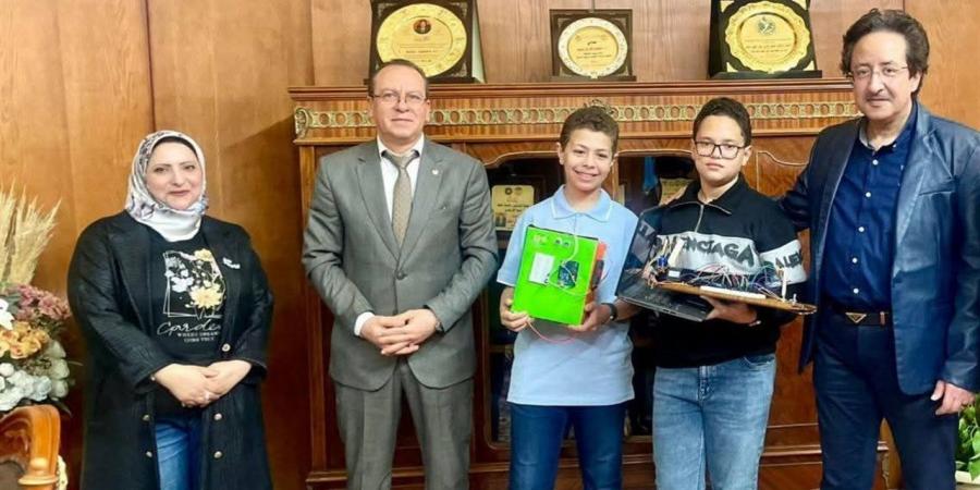 جامعة طنطا تكرم طالب صمم "سيارة روبوت"
