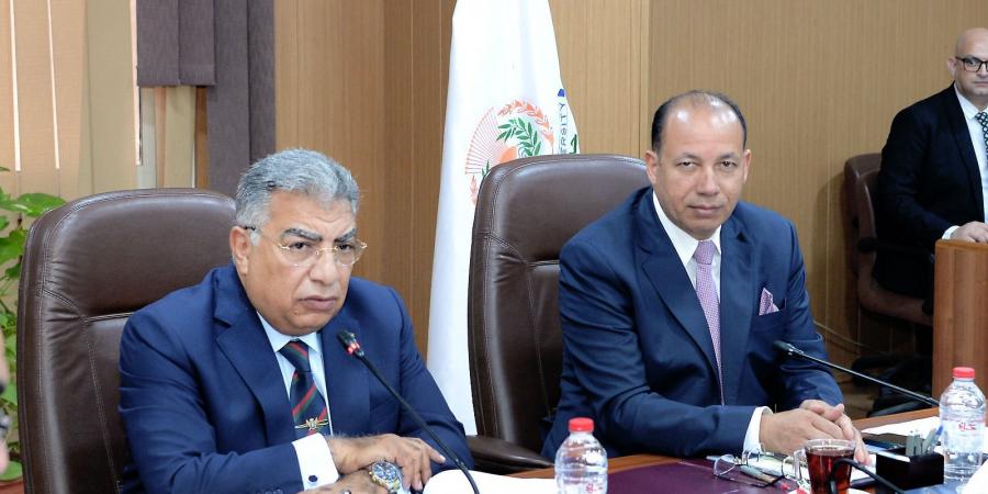 مجلس جامعة المنصورة يناقش تطوير التخصصات وربطها بسوق العمل بحضور محافظ الدقهلية