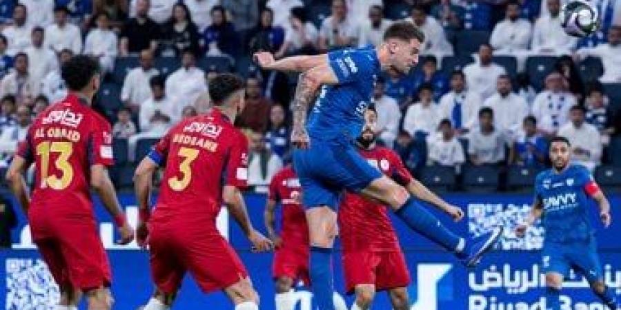 الهلال ضد ضمك.. الزعيم يحسمها بهدف سافيتش في الدوري السعودى (فيديو)