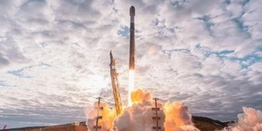 سبيس إكس تطلق مهمتها الخمسين لهذا العام بإرسال 25 قمراً صناعياً من أقمار ستارلينك