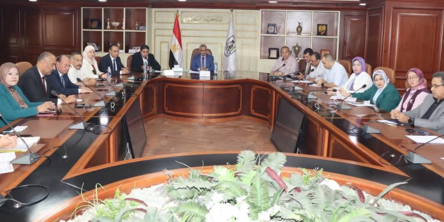 محافظ بني سويف يتابع تنفيذ مشروعات الموازنة التشاركية ويؤكد: تسريع الإنجاز لتحقيق أثر ملموس للمواطن