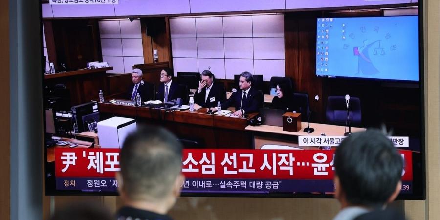 قضاء سول يرفع عقوبة الرئيس السابق يون إلى سبع سنوات في قضية عرقلة سير العدالة