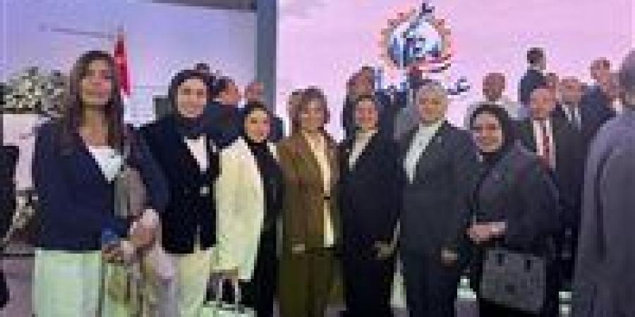 النائبة بثينة أبو زيد: عمال مصر ركيزة التنمية.. ونواصل الدفاع عن حقوقهم