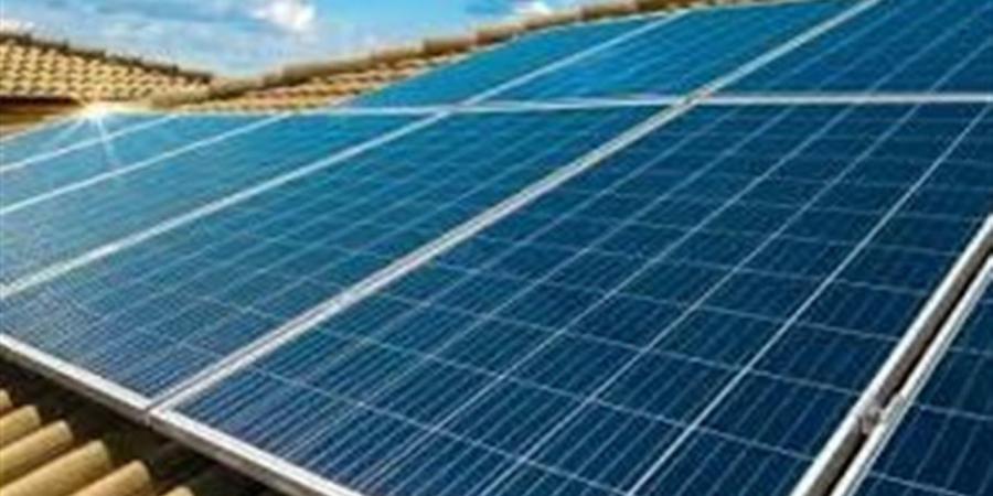خبراء الضرائب: 4 محاور لنجاح مبادرة إلزام المصانع بتركيب الألواح الشمسية بنسبة 25%