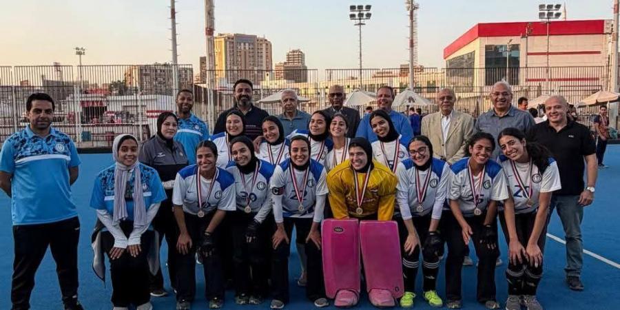 أشرف فرحات يكرم أبطال دوري الخماسي للهوكي الزمالك