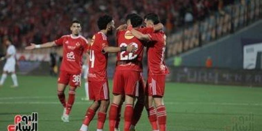 سيناريو درامي.. الأهلي ينتظر ضربة حظ للتتويج بلقب الدوري
