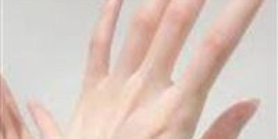 عايزة إيدك زي النجمات؟.. 4 وصفات سحرية لتفتيح وترطيب فوري