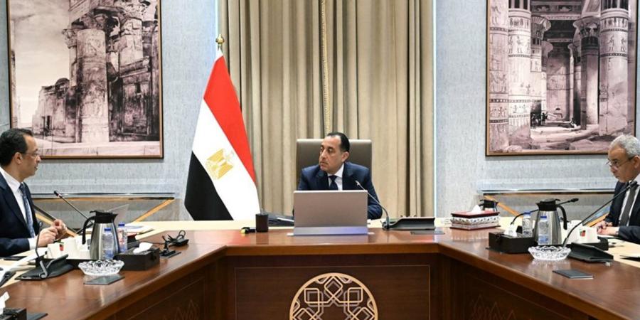 رئيس الوزراء يتابع الموقف التنفيذي للمبادرة الرئاسية "الرواد الرقميون"