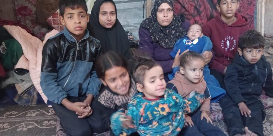 بين اليتم والمرض والجوع.. صابرين أبو عرار أم لـ9 أطفال تواجه معركة البقاء بغزة