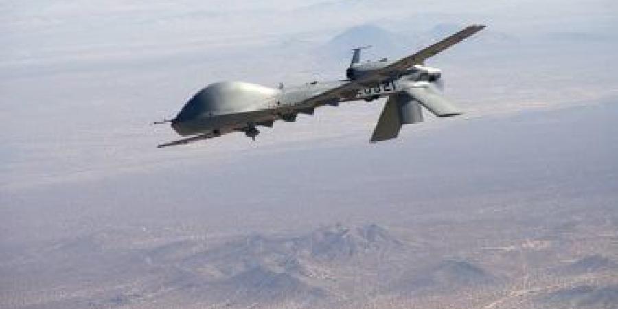 حريق بمنطقة الفجيرة للصناعيات البترولية بعد استهدافها بمسيرة قادمة من إيران