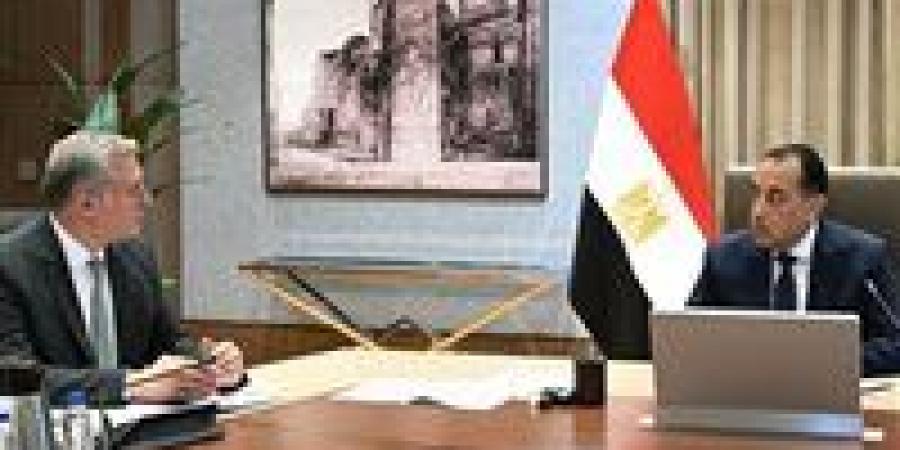 رئيس الوزراء يلتقي وزير البترول لمتابعة عددٍ من ملفات العمل