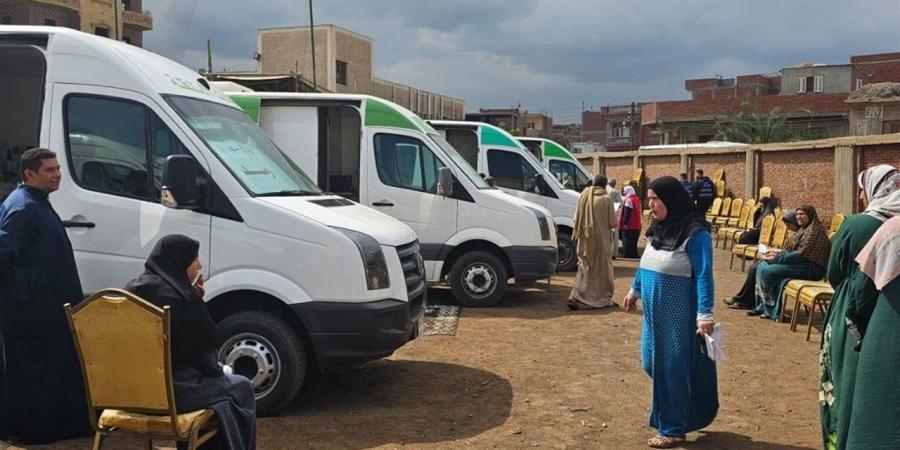 محافظ الغربية يتابع القافلة الطبية بقرية نيشيل بمركز قطور ويعلن تقديم الخدمة لـ 4518 مواطنًا