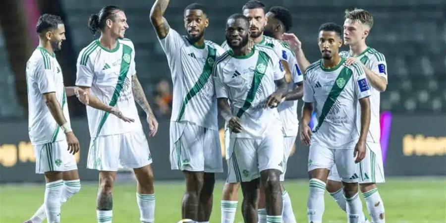 شاهد الآن البث المباشر لمباراة الأهلي والفتح في الدوري السعودي