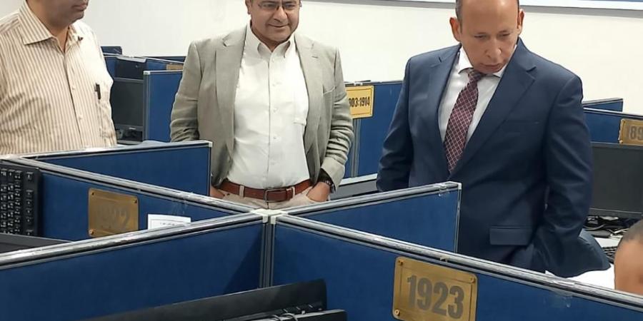 عميد طب قصر العيني يتفقد لجان الدكتوراه ويشدد على الانضباط وجودة التنظيم