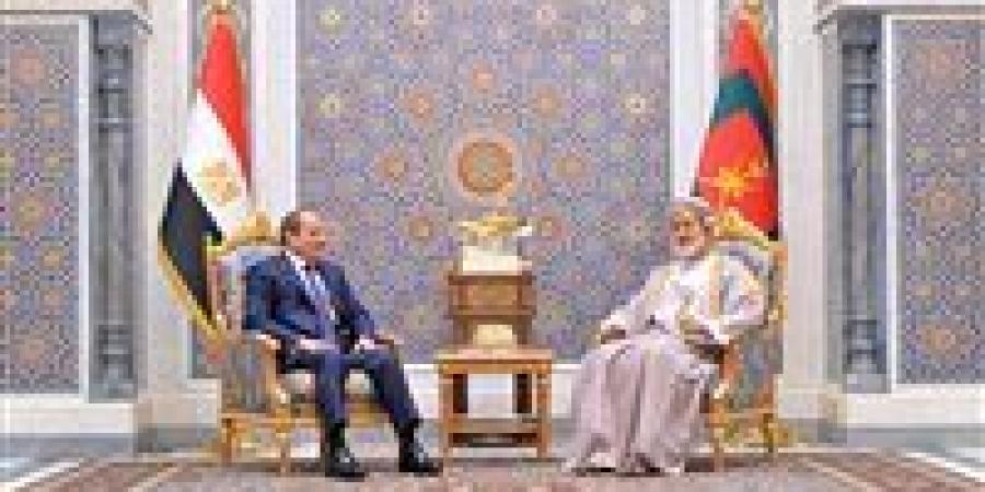 الرئيس السيسي يؤكد من عُمان: أمن الدول العربية جزء لا يتجزأ من الأمن القومي المصري