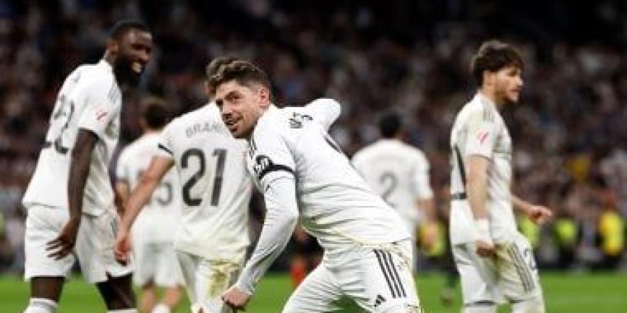 ريال مدريد يفتح تحقيقا فى اشتباك تشواميني وفالفيردي في التدريبات