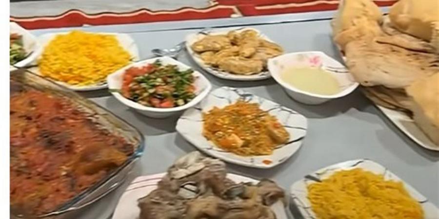هو دا اكلنا المصري البسيط.. انبهار سعودي بكرم الصعايدة (فيديو)