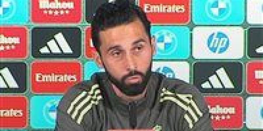 ألفارو أربيلوا قبل الكلاسيكو: لن أهاجم لاعبي ريال مدريد علنًا مهما حدث والتسريبات خيانة لقيم ريال مدريد