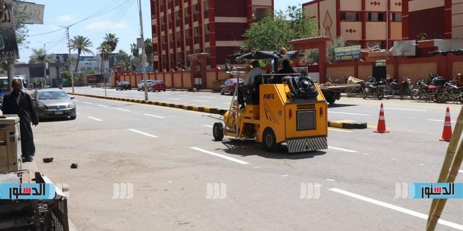 محافظ كفر الشيخ يوجه برفع كفاءة الطرق وتحسين المظهر الحضاري