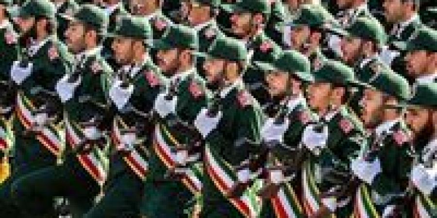 الحرس الثوري الإيراني يوجه تحذيرًا شديدًا للجيش الأمريكي: صواريخنا جاهزة للإطلاق