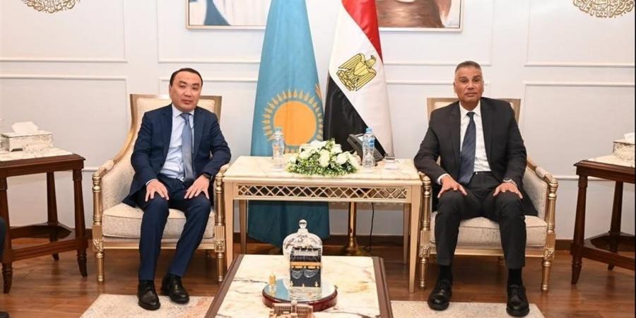 محافظ جنوب سيناء يبحث مع سفير كازاخستان تعزيز التعاون السياحي والثقافي