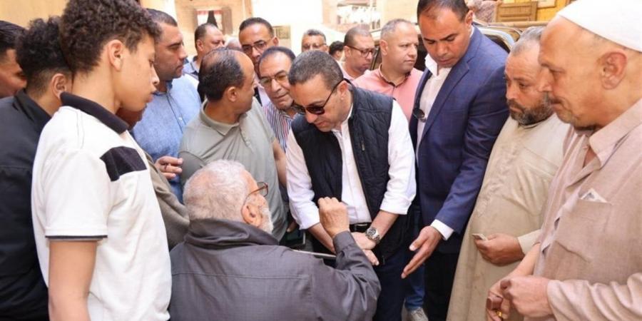 محافظ المنوفية يتابع ملفات التصالح وتراخيص المحال بالمركز التكنولوجي