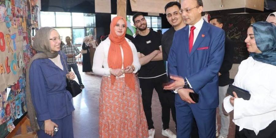 عميد كلية طب جامعة المنوفية يفتتح فعاليات معرض “Support Nostalgia”