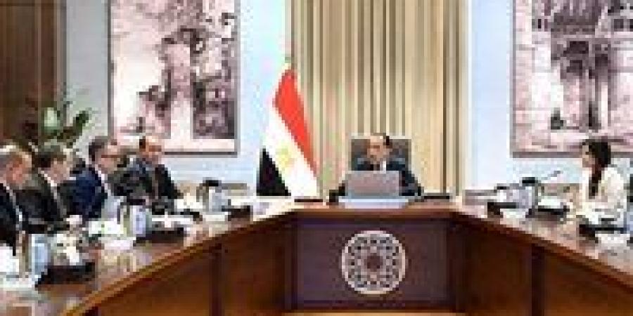 رئيس الوزراء يُتابع موقف سداد مستحقات هيئة المجتمعات العمرانية الجديدة لدى عدد من الوزارات والجهات