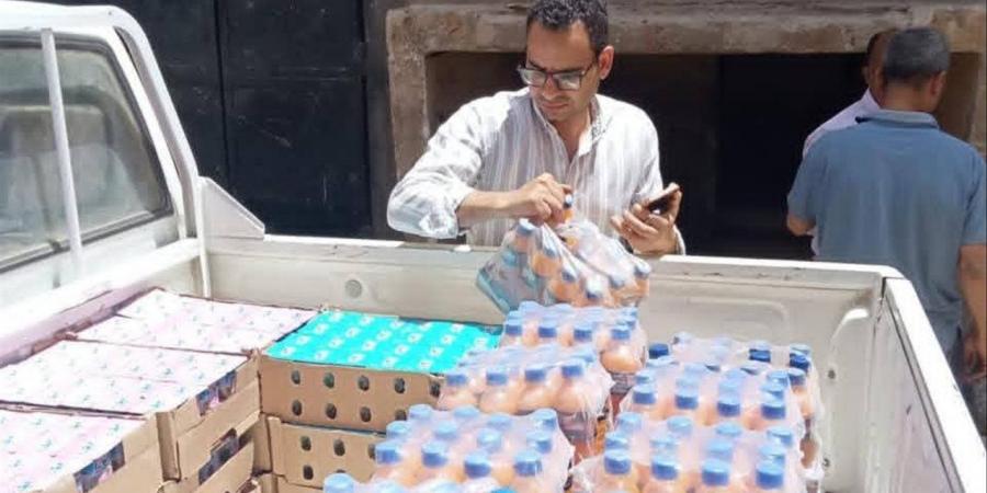 "تموين أسيوط": ضبط 876 عبوة مواد غذائية فاسدة خلال حملة بالبداري