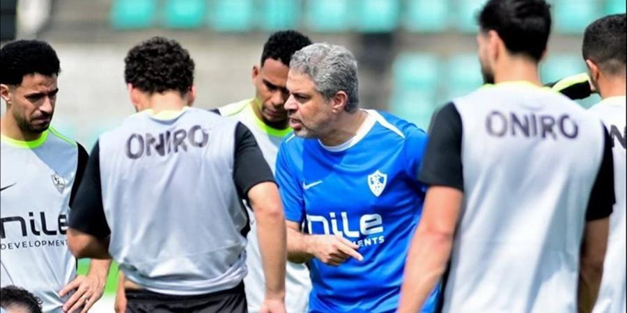 جلسة خاصة من معتمد جمال مع لاعبي الزمالك استعدادًا لنهائي الكونفدرالية