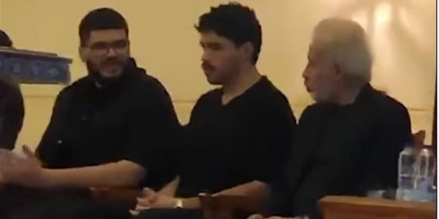 مفيد عاشور يتلقى واجب العزاء في حماه عبدالرحمن أبوزهرة بمسجد المشير (فيديو)