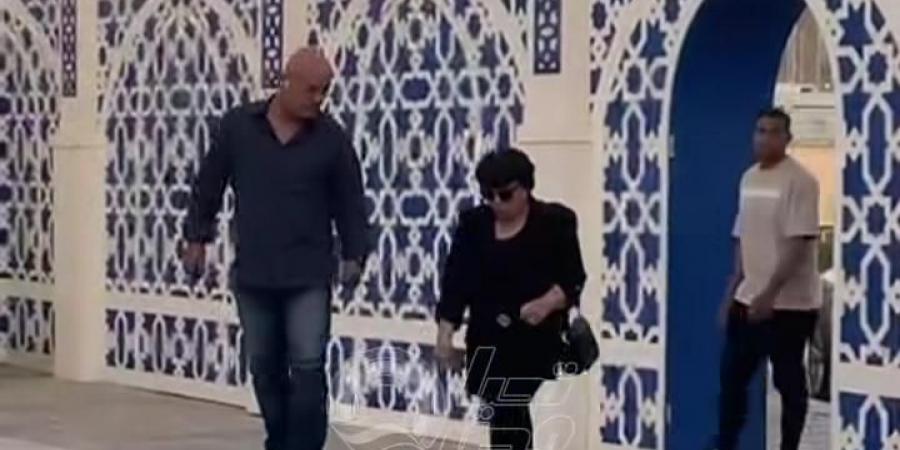بدء عزاء عبد الرحمن أبو زهرة.. وفردوس عبد الحميد أول الحاضرين