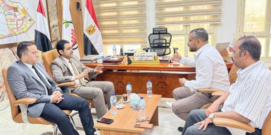 نائب رئيس "المجتمعات العمرانية" الجديدة يبحث دفع عجلة التنمية العمرانية بـ "العبور الجديدة"