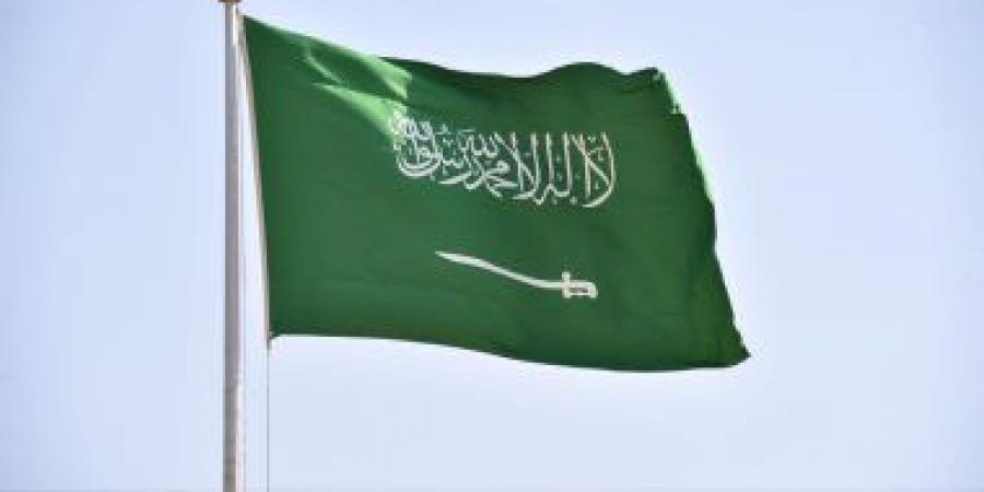 الداخلية السعودية: غرامة 50 ألف ريال والسجن والترحيل للوافد الذي يتأخر عن المغادرة