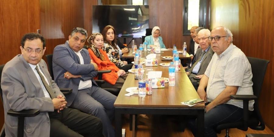 مجلس إدارة مركز النانو تكنولوجي بعين شمس يبحث خطط التطوير والتشغيل