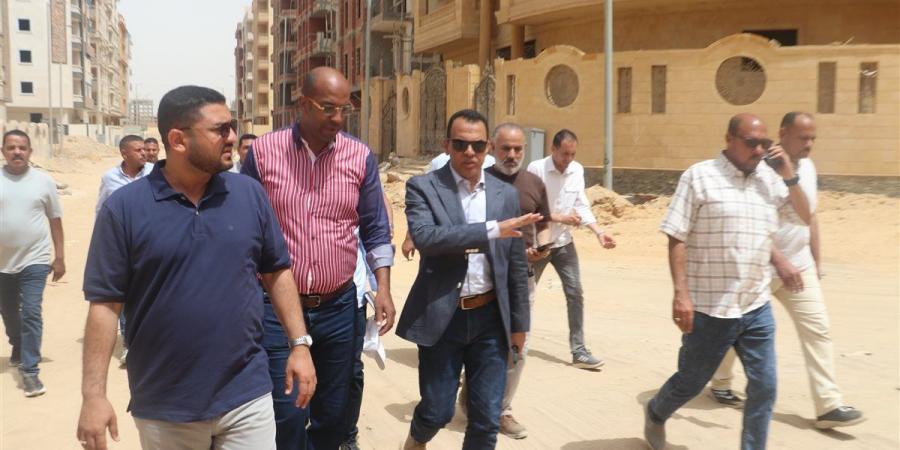 رئيس جهاز 6 أكتوبر يتفقد مشروعات التطوير بالحي التاسع وبيت الوطن والمحور المركزي