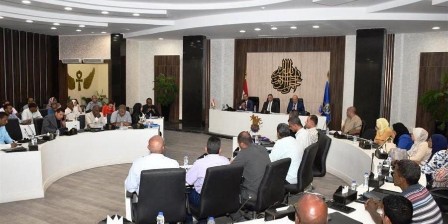 وزيرة التنمية المحلية تحيل مسئولي الأملاك والإدارة الهندسية بأسوان وإدفو وكوم أمبو للتحقيق
