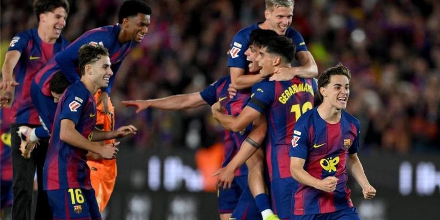 رافينيا يقود برشلونة لفوز على ريال بيتيس