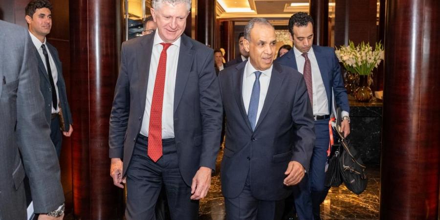 وزير الخارجية من لندن: نحذر من خطورة استمرار الصراعات الإقليمية على الاقتصاد العالمي