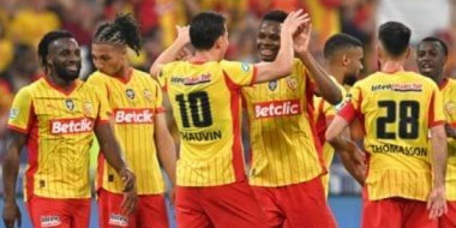 لانس يهزم نيس 3 - 1 ويتوج بكأس فرنسا للمرة الأولى في غياب عبد المنعم