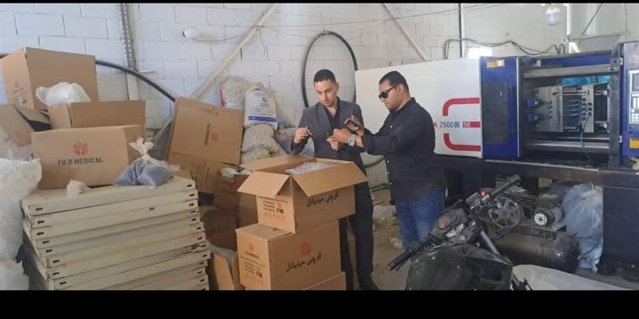 ١٢٢ محضرًا تموينيًا بالمنوفية وضبط مصنع مستلزمات طبية غير مرخص بالسادات