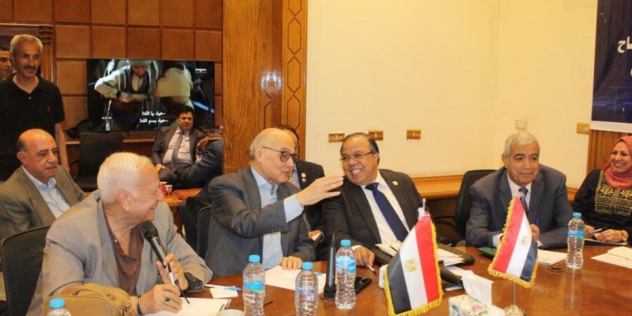 حزب الغد يُطلق حوارًا اقتصاديًا.. وخبير مصرفي: مصر قادرة على تحويل الأزمة إلى فرصة