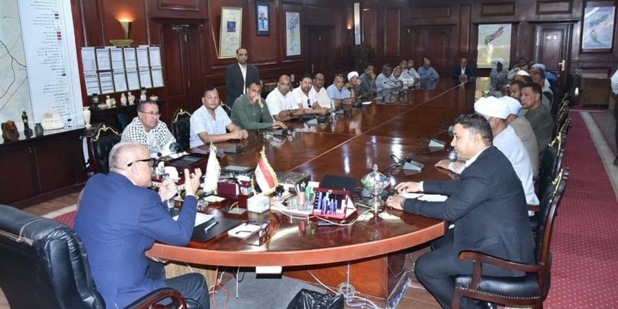 محافظ الأقصر يتفقد شوارع وميادين المدينة استعدادًا لعيد الأضحى المبارك